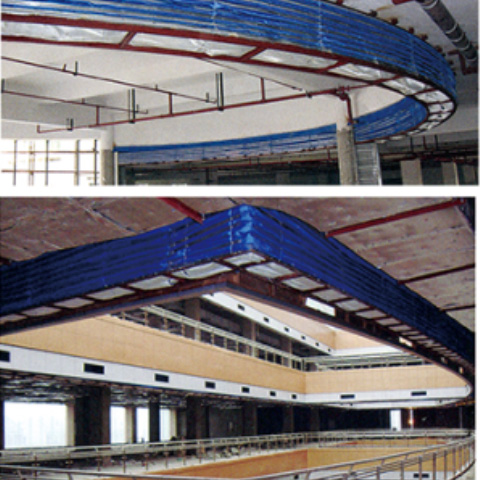 防火卷簾門的組成(圖1) 折疊防火卷簾門工地.jpg