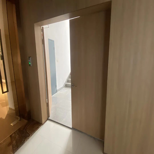 防盜門和防火門誰好(圖1) 防火門木質(zhì).jpg