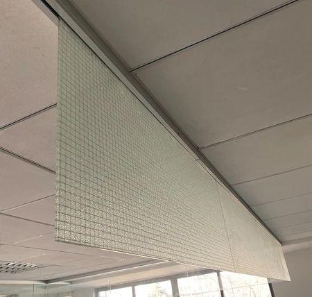 夾絲擋煙垂壁(圖1) 夾絲玻璃擋煙垂壁.jpg