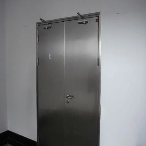 常見消防設(shè)施防火門和防火卷簾門(圖1) 不銹鋼防火門.jpg